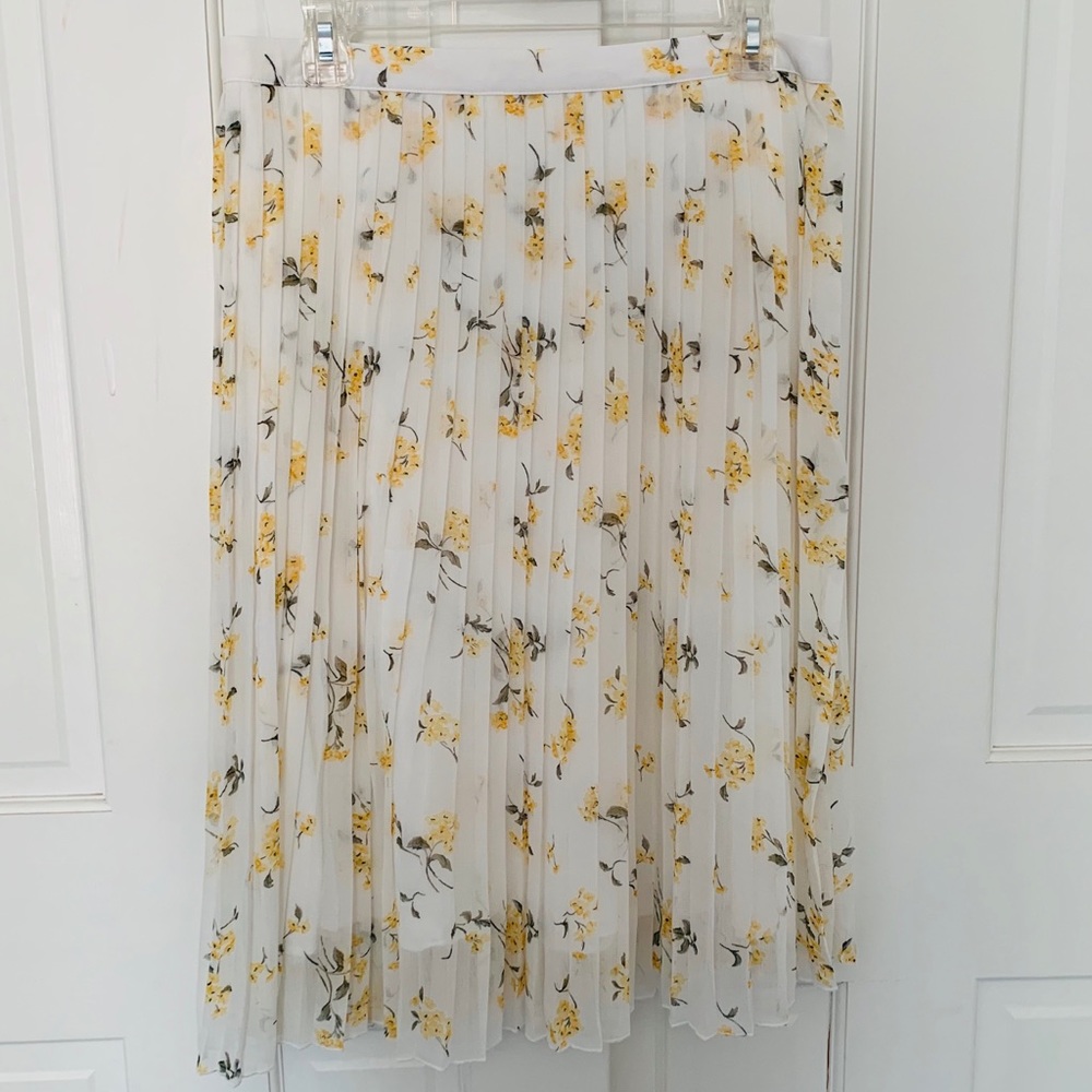 Abercrombie & Fitch Pleated Floral Skirt Size L